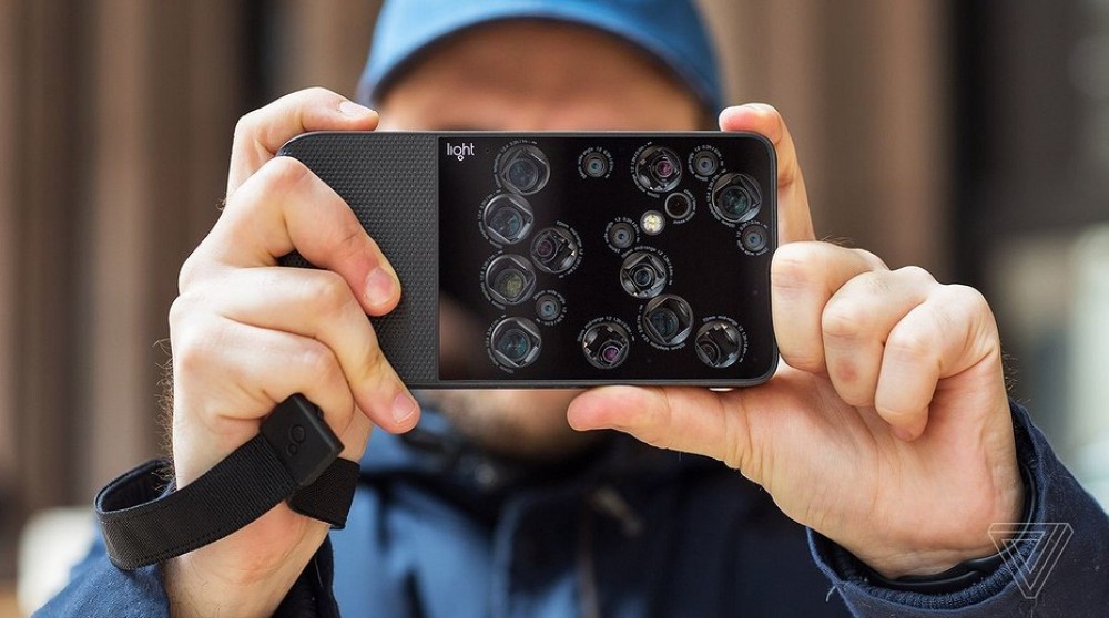 Nu vă lăsați păcăliți. Mai multe camere pe smartphone nu înseamnă automat fotografii mai bune